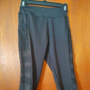 Capri workout leggings